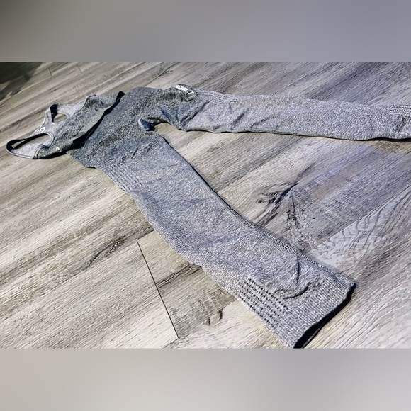 🦈 EUC Gymshark Gray Workout Set in Size Small. Look good while working out! - Picture 7 of 11